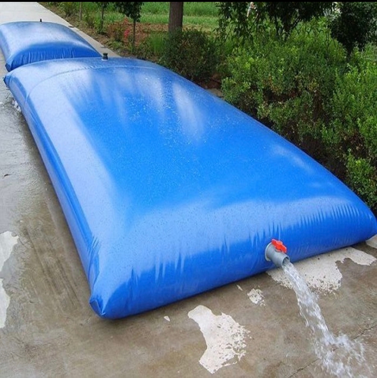Pillow tank installation